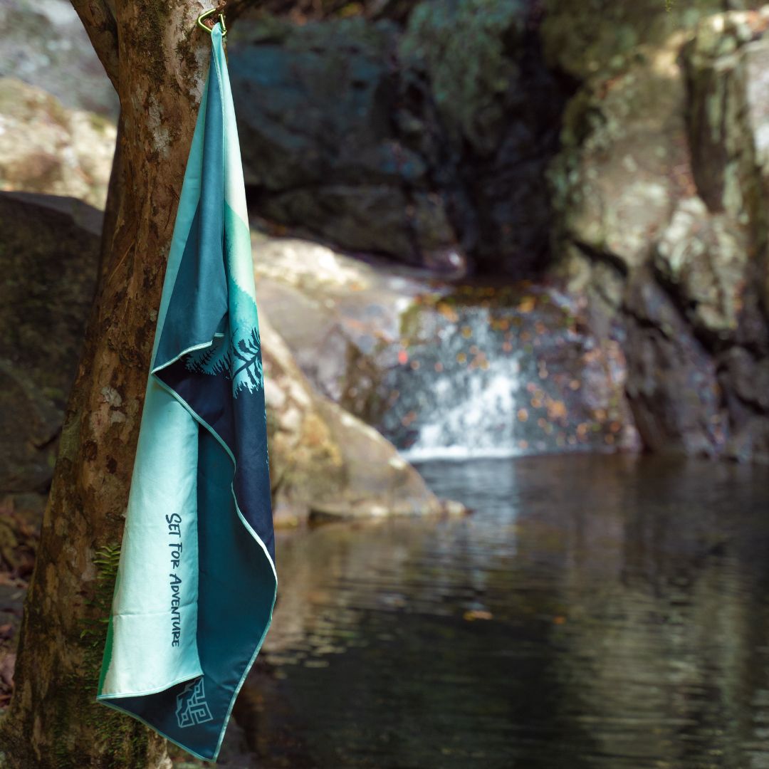 Recycled Travel Towel - Fresh Forest Green